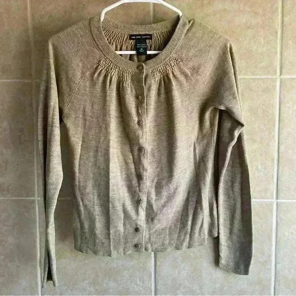 New York & Company Women’s Button Cardigan Taupe Size Medium - Picture 1 of 9